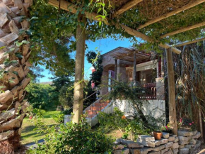 Macondo entre cerros y mar
